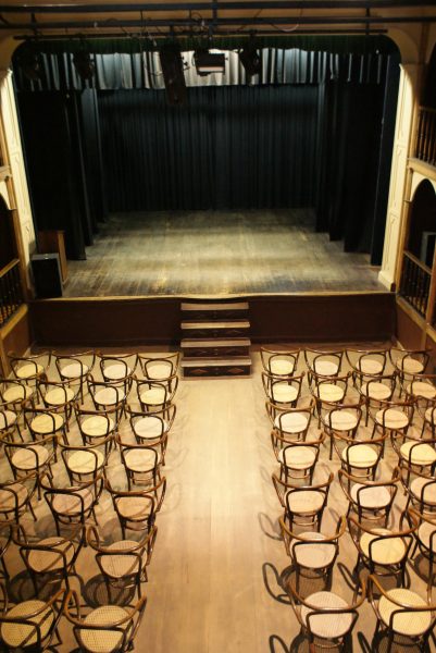 Theatro São João é opção cultural na Lapa