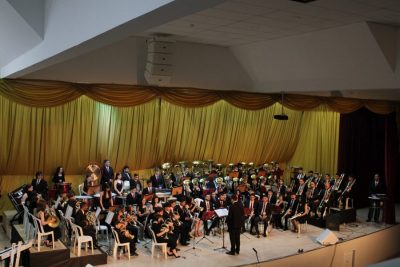 Sonic symphony celebra a dedicação do estúdio de música à