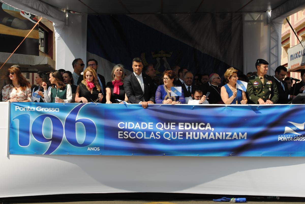 Desfile dos 196 anos de Ponta Grossa